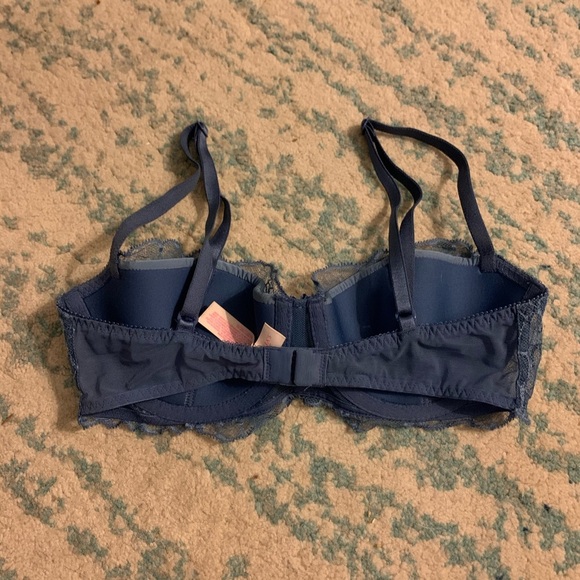 Victoria’s Secret Balconet Bra - Picture 3 of 5